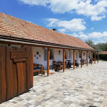 Bóbita Apartmanház Szilvásvárad Exterior foto