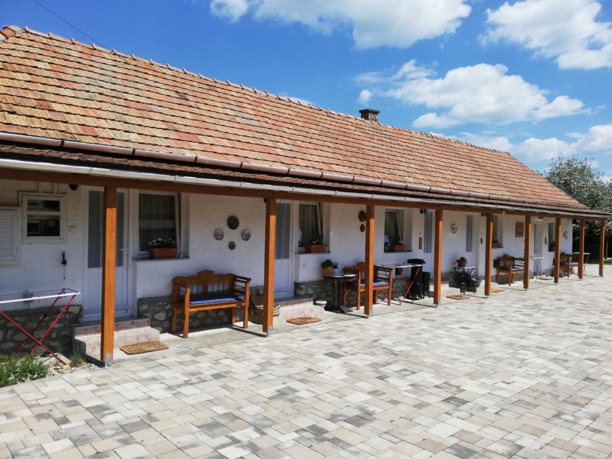 Bóbita Apartmanház Szilvásvárad Exterior foto